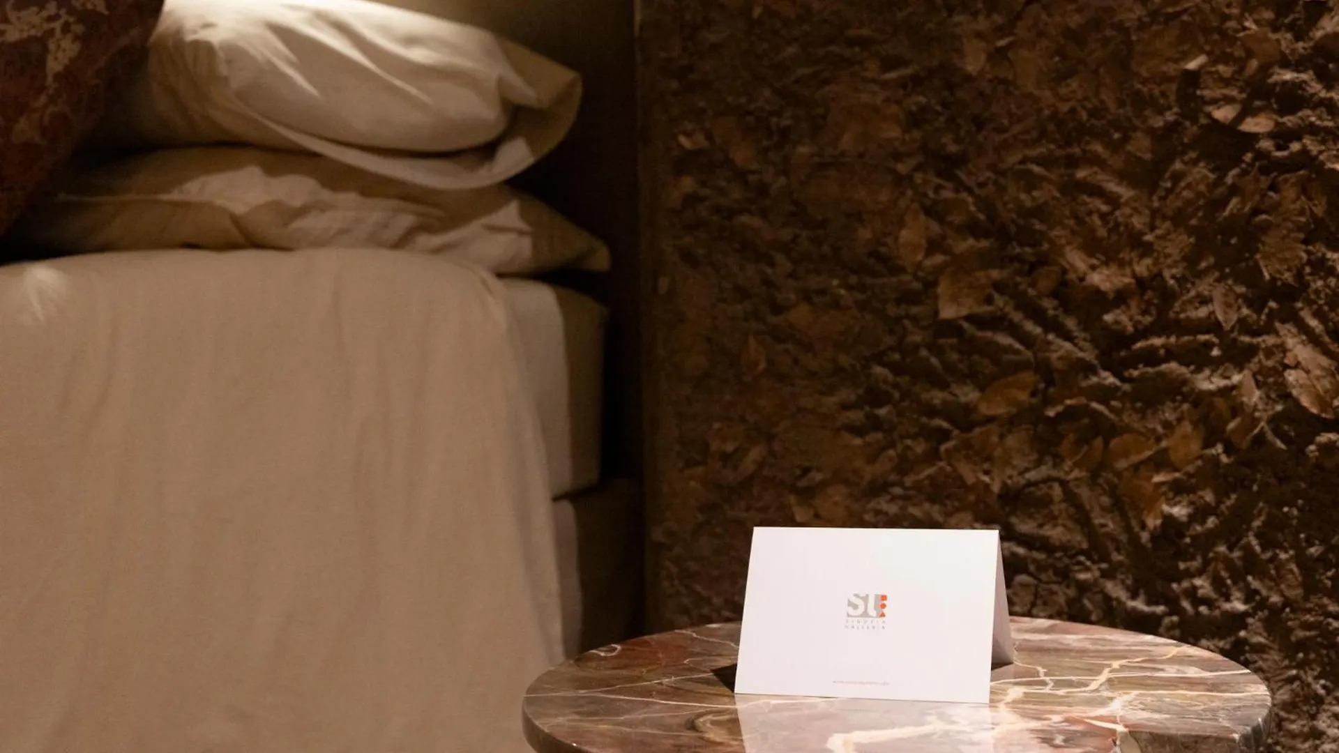 Sinopia Home Gallery - Sleep On Art Rome