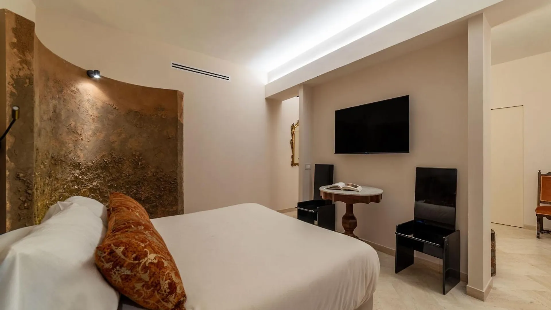 Apartment Sinopia Home Gallery - Sleep On Art Rome