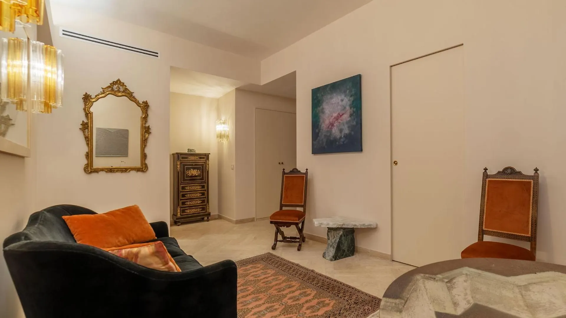 Sinopia Home Gallery - Sleep On Art Rome Apartment