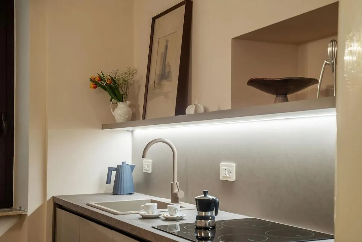 Apartment Sinopia Home Gallery - Sleep On Art Rome Italy