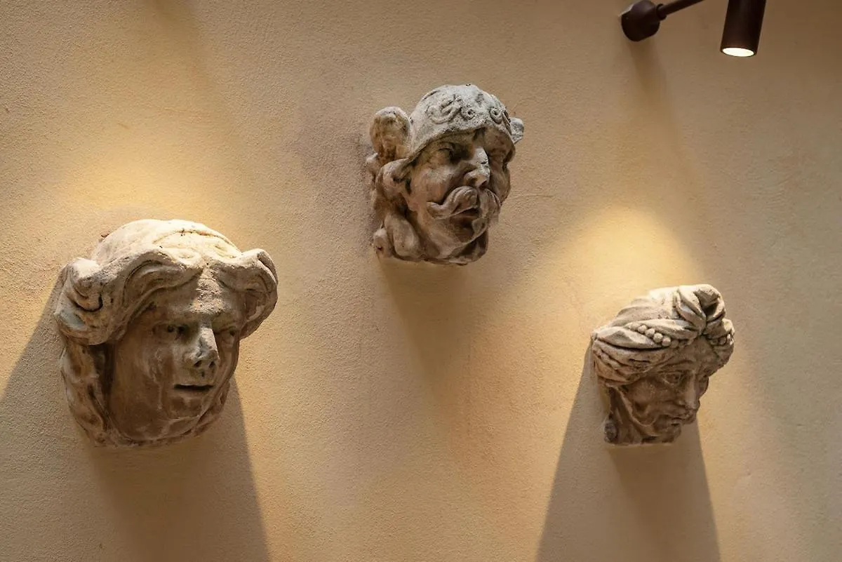 Sinopia Home Gallery - Sleep On Art Rome